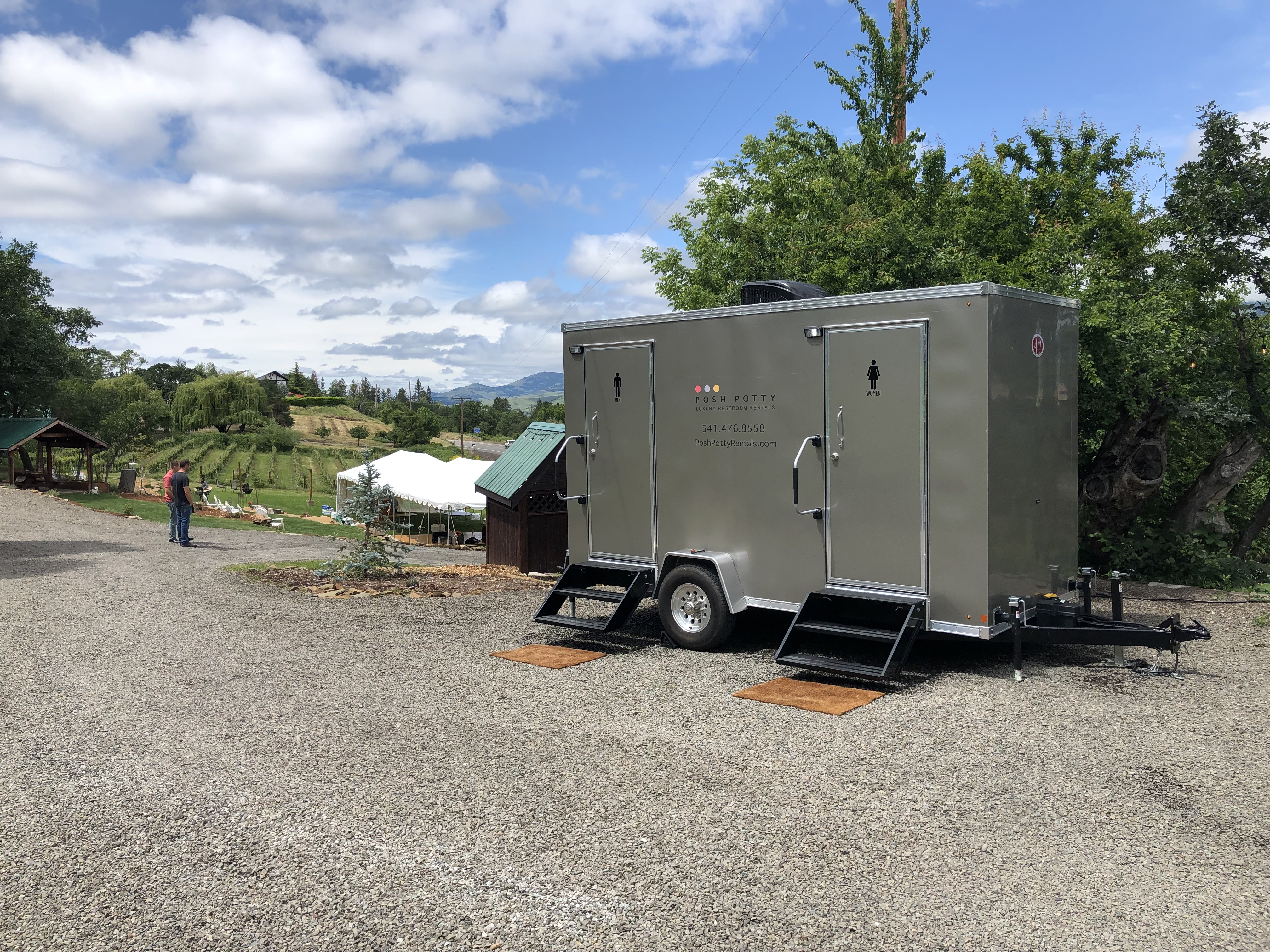 Luxury_Restroom_Trailer_Ashland_Oregon_2