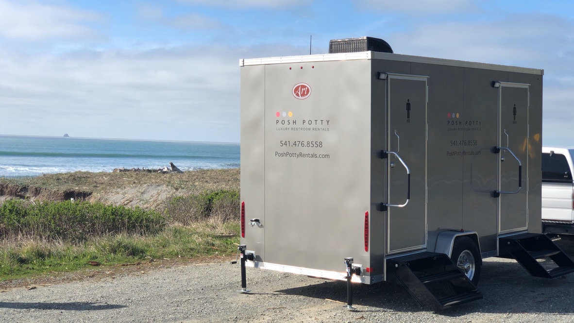 Luxury_Restroom_Trailer_California_Coast.